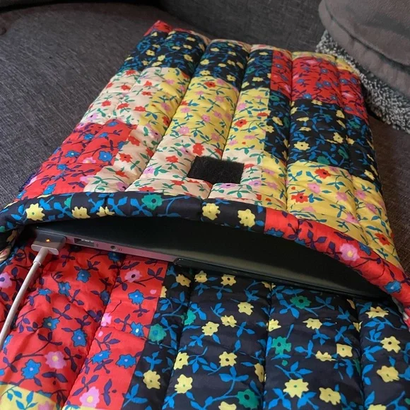 BAGGU "Calico Block" Quilted Laptop Sleeve - Picture 7 of 7